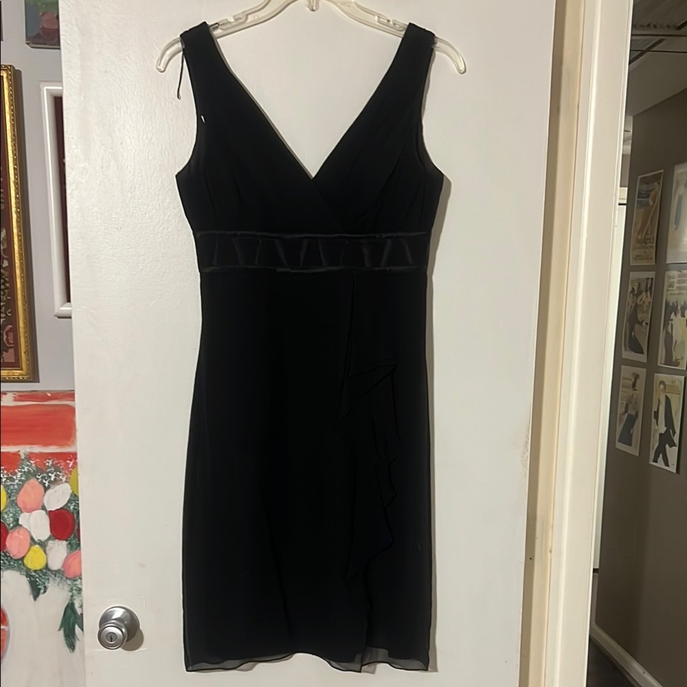 Donna Morgan Black Silk Sleeveless Dress. Lined. Back zip closure. Perfect!
